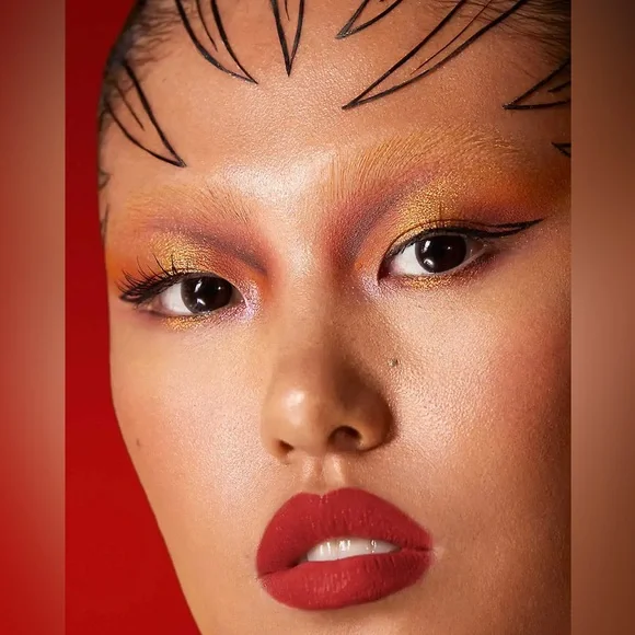 🆕Huda Beauty Lunar New Year LE Palette - Picture 2 of 7